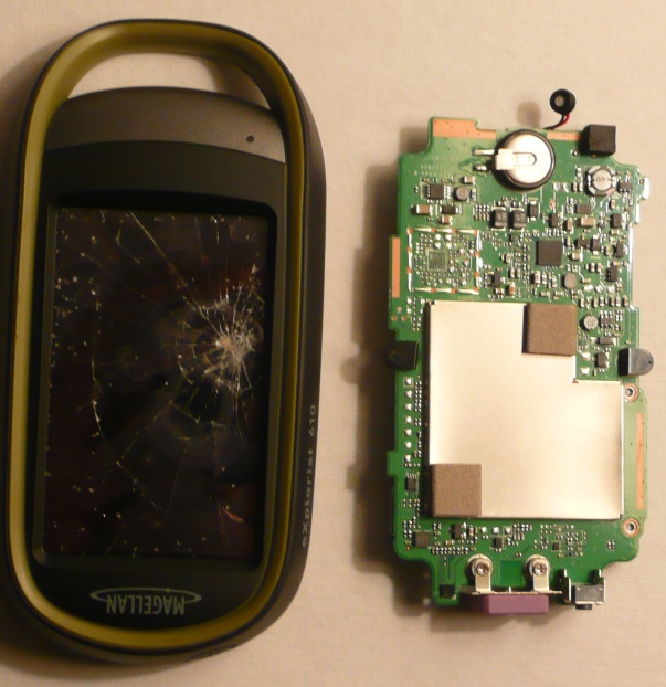 Broken_Display_and_Top_of_Motherboard.jpg (117122 bytes)