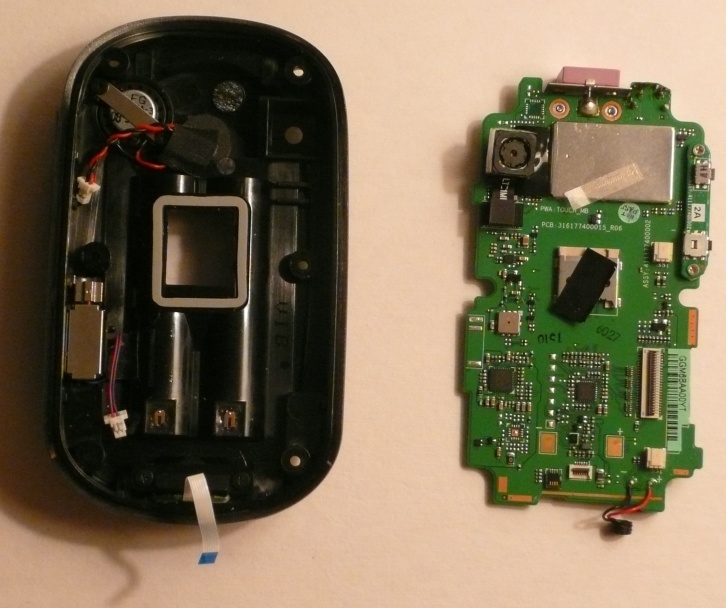 Rear_and_Bottom_of_710_Motherboard.jpg (133641 bytes)